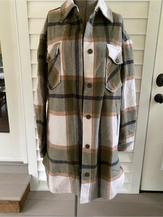 Woolx Jackets & Blazers - Plaid Longline Utility Jacket in Olive, White & Tan